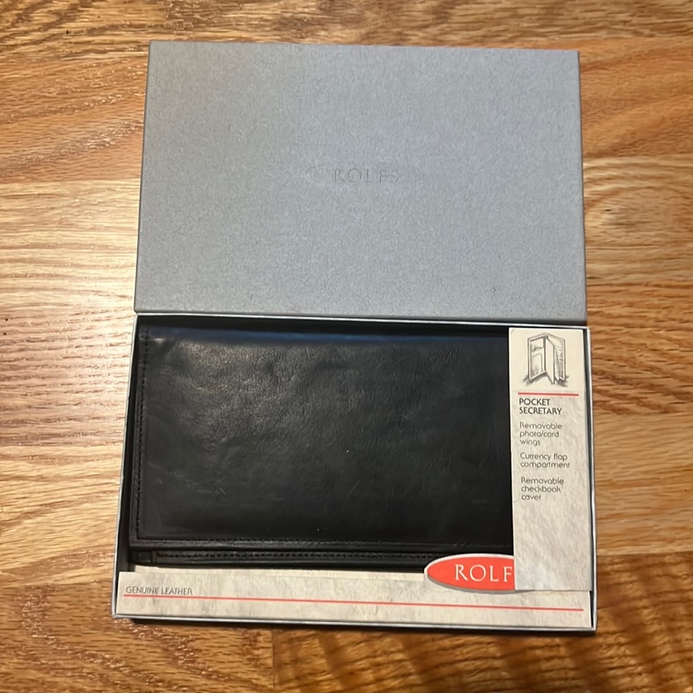 Rolfs pocket secretary bifold NWT genuine leather